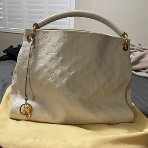 Louis Vuitton Artsy MM